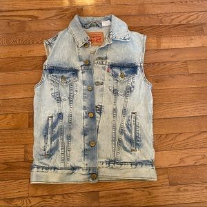 Levi oversized jean vest
